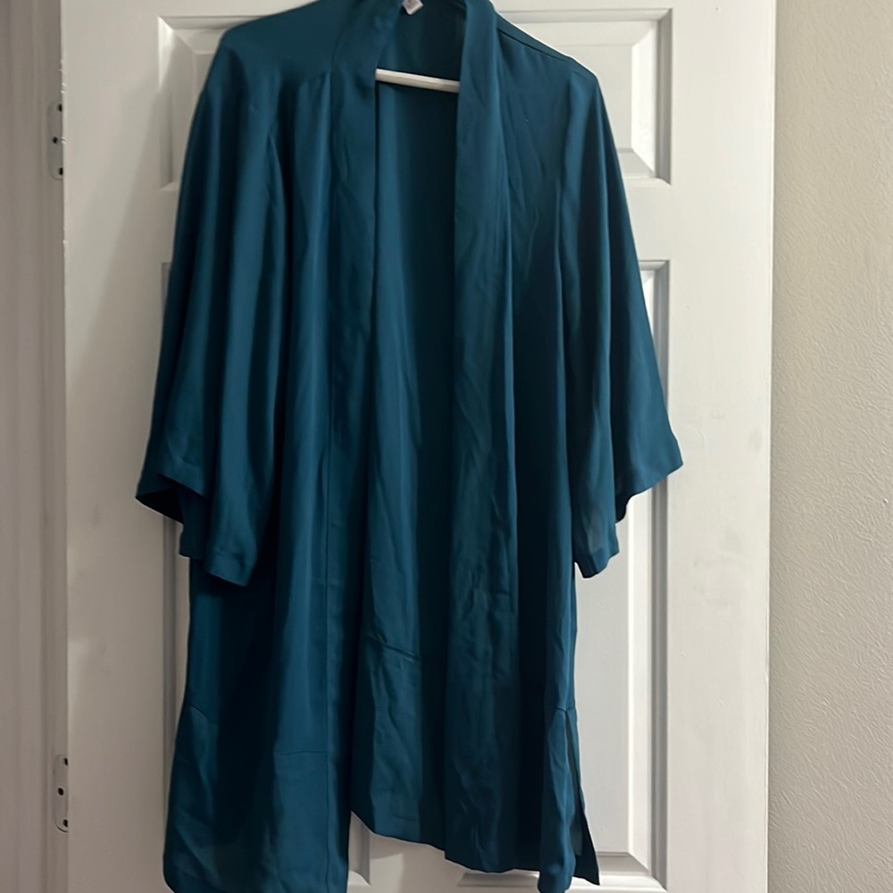 Large dark green Aurora over lay piece